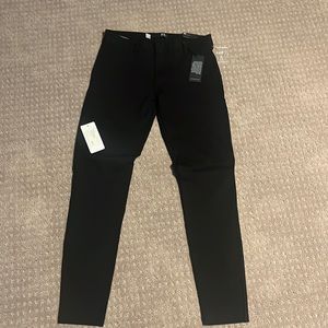 KUT FROM THE KLOTH Mia Ankle Skinny Black pants.  NWT Size 4